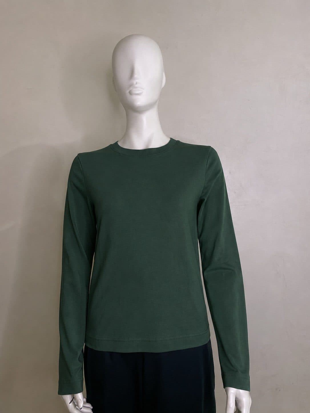 Store mannequin